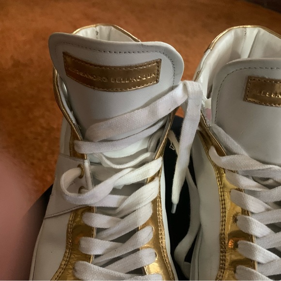 Sneakers - Picture 5 of 5